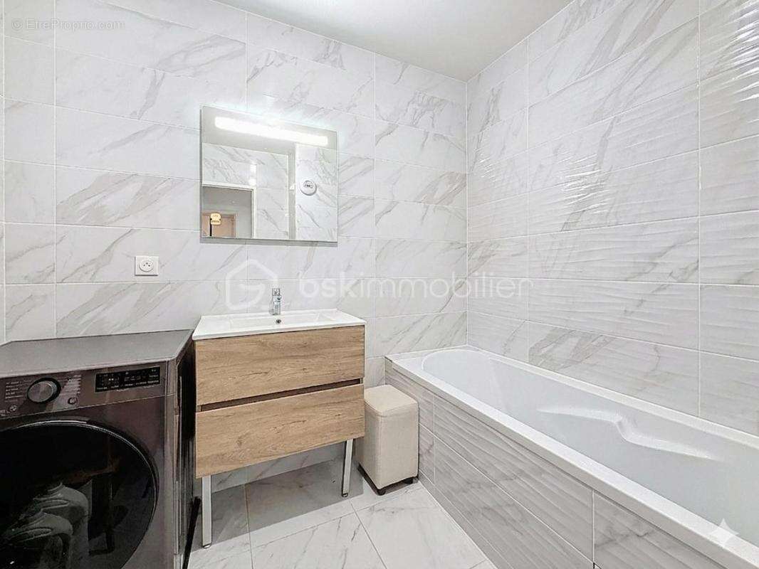 Appartement à LE MESNIL-LE-ROI