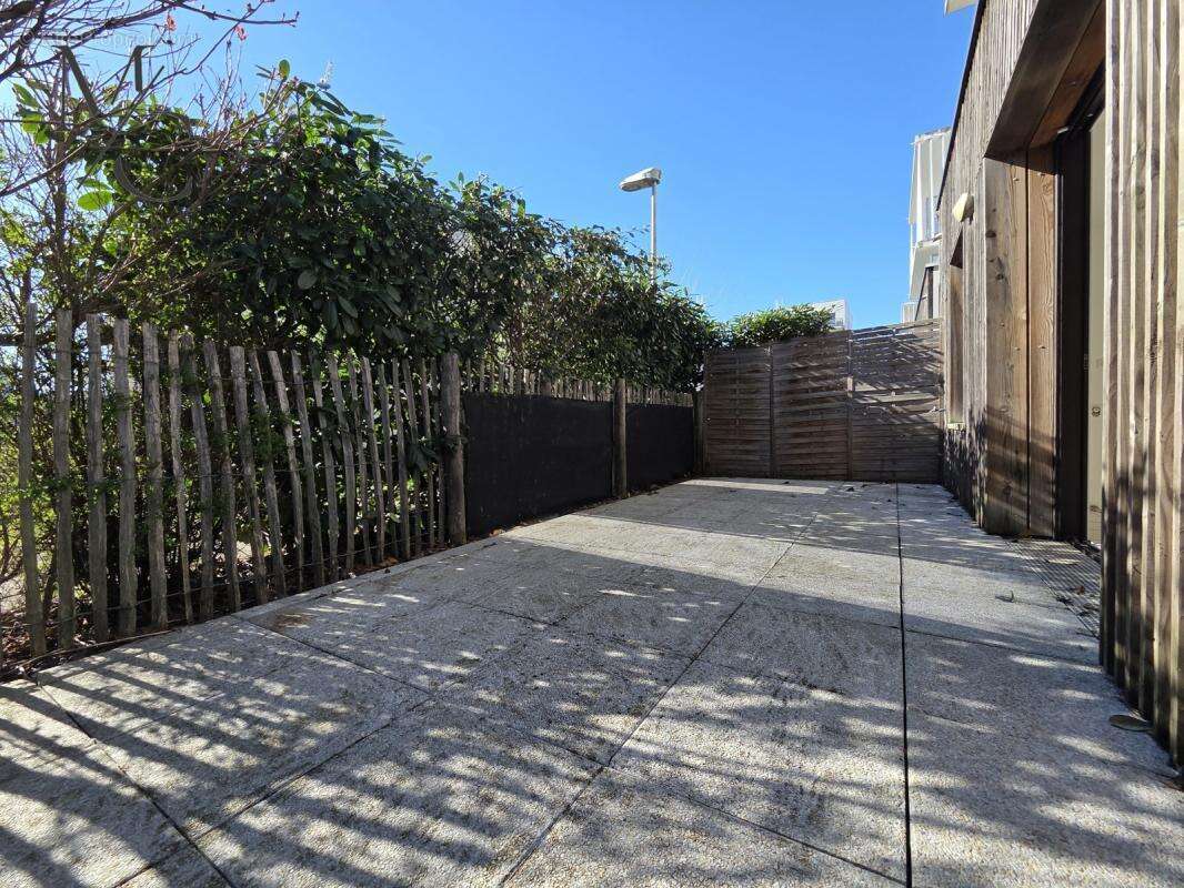 Appartement à BEAUZELLE