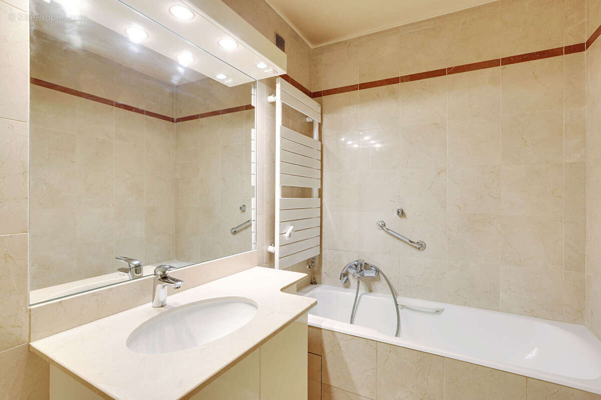 Appartement à PARIS-11E