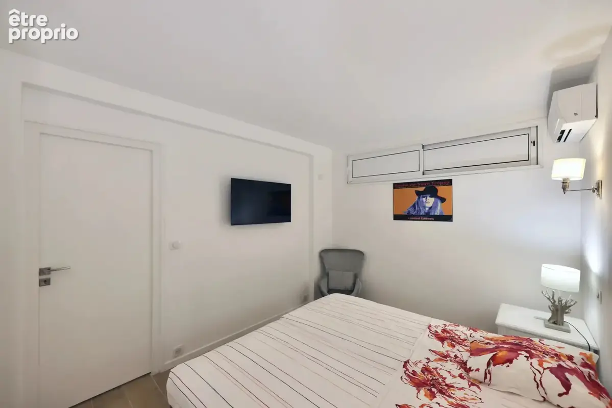 SAINT-TROPEZ : Appartement 4 pièces de 80 m² entièrement rénové, jardin de 100 m², piscine - photo 30