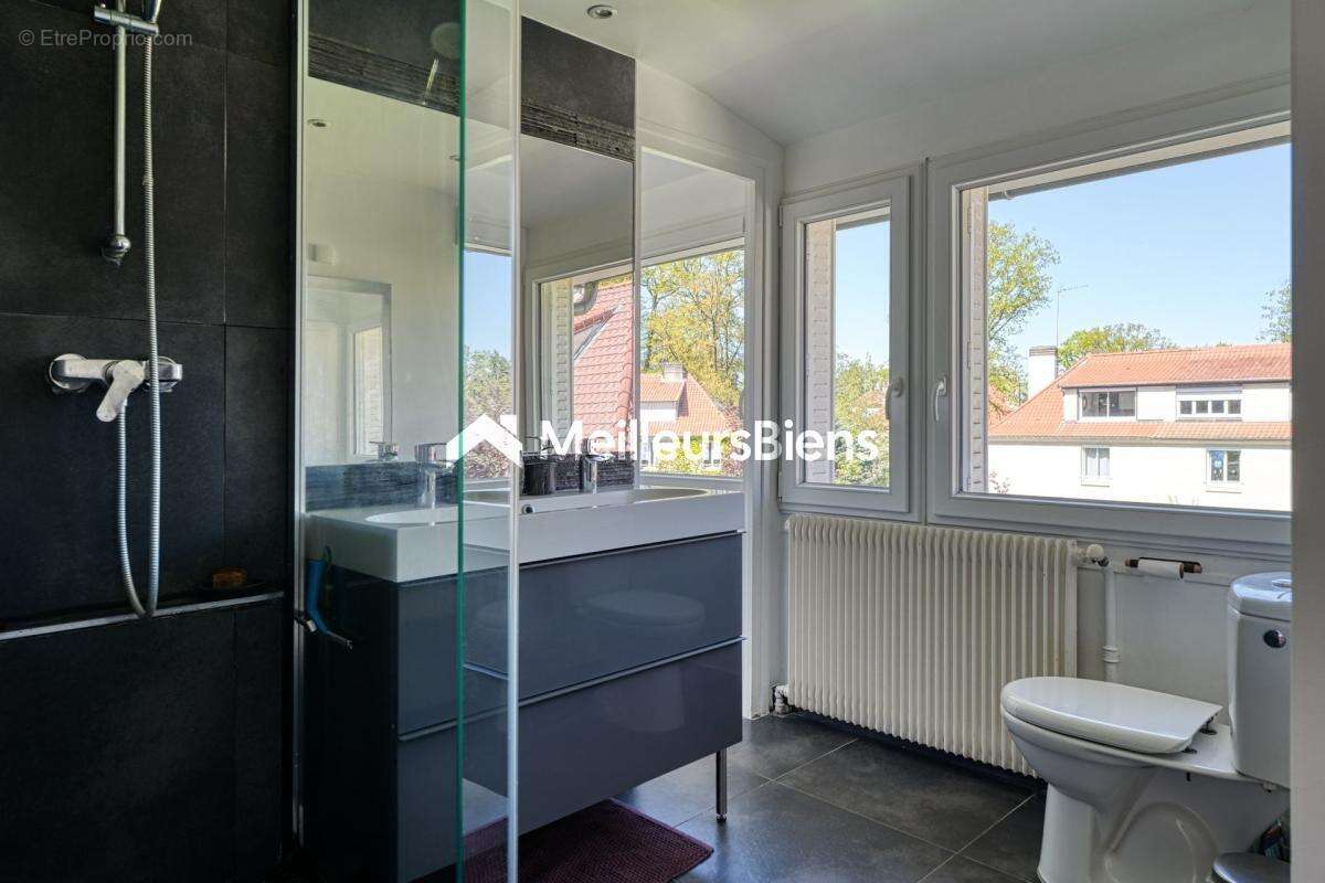 Maison à LA CELLE-SAINT-CLOUD