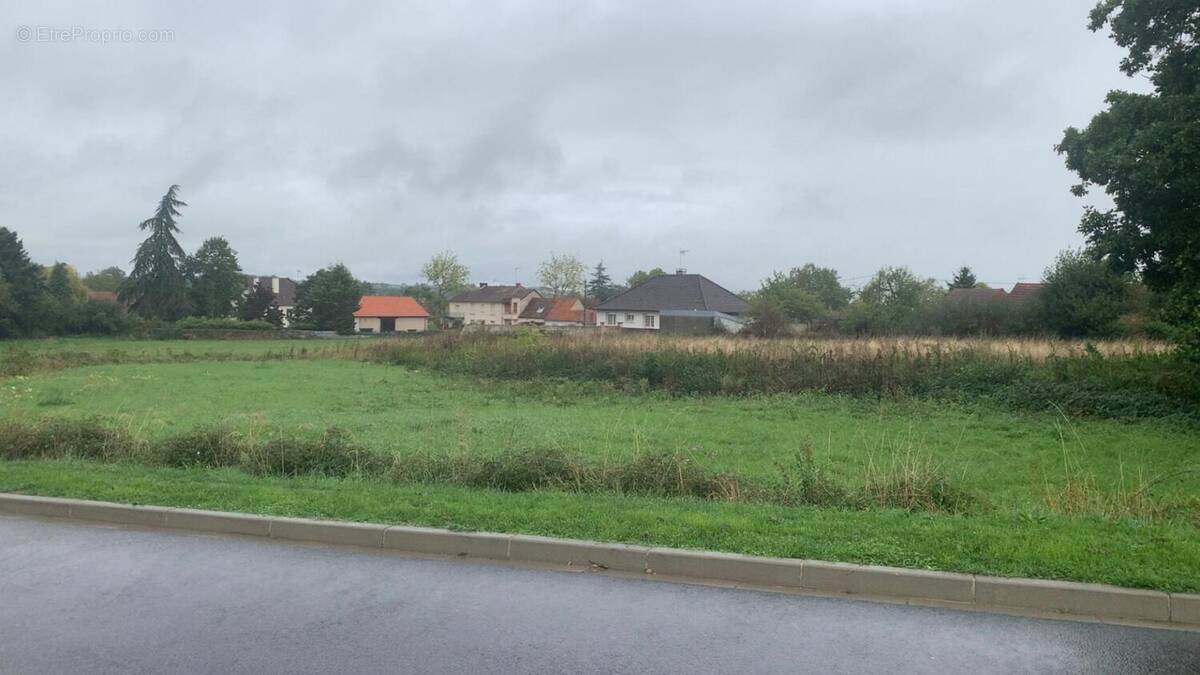 Photo 1 - Terrain à CHAMBLET