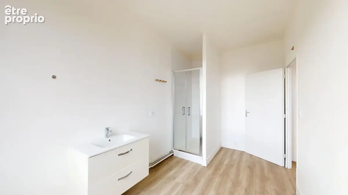 Local professionnel LONGVIC Centre - photo 12