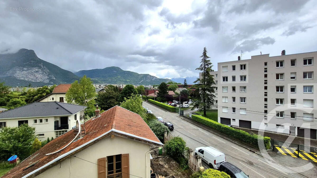 Appartement à FONTAINE