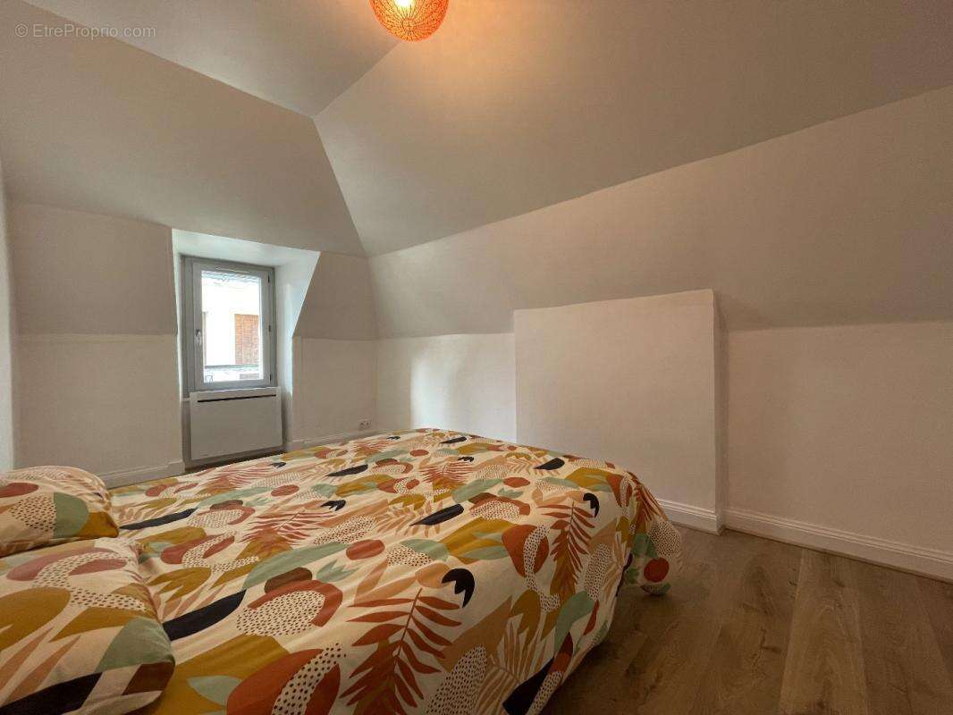 Appartement à VIC-SUR-CERE