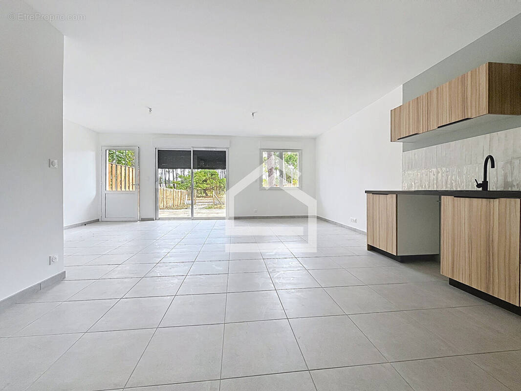 Appartement à VENDAYS-MONTALIVET
