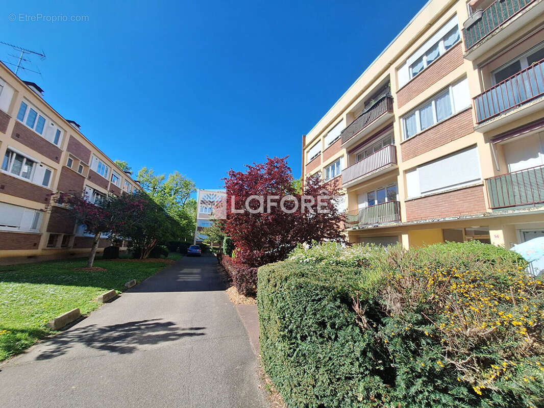 Appartement à VERNEUIL-SUR-SEINE