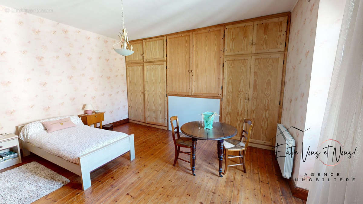 CHAMBRE 2 - Maison à CASTETS-EN-DORTHE