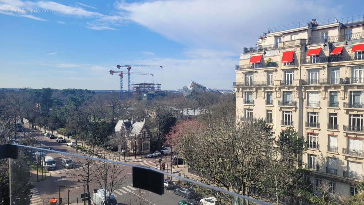 Appartement à NEUILLY-SUR-SEINE
