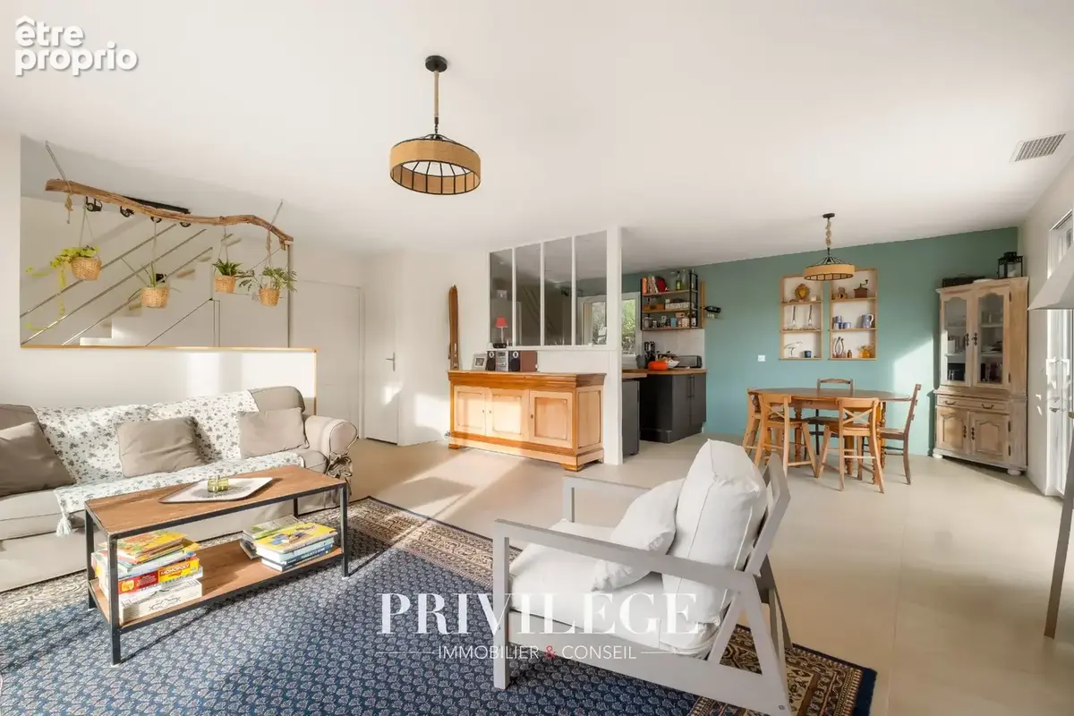 Montanay   une maison familiale - photo 6