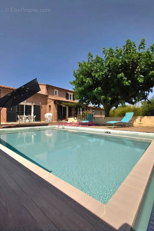 Maison à PERNES-LES-FONTAINES