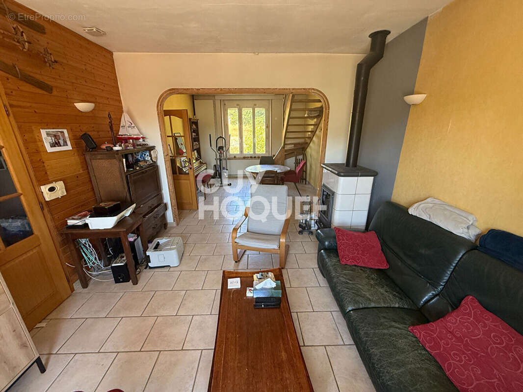 Maison familiale d'environ 155 M2 à proximité de Montigny Sur Loing avec 6 chambres sur une parcelle de 2165 m2. - photo 10