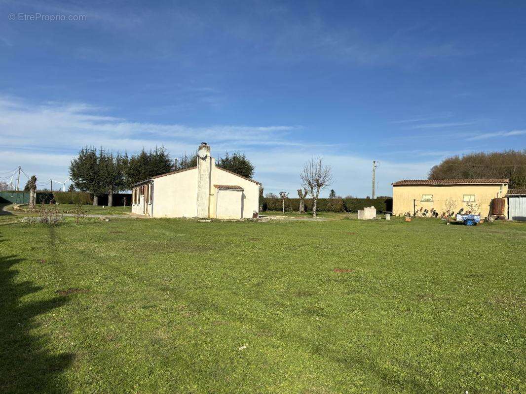 Maison à VILLEFAGNAN