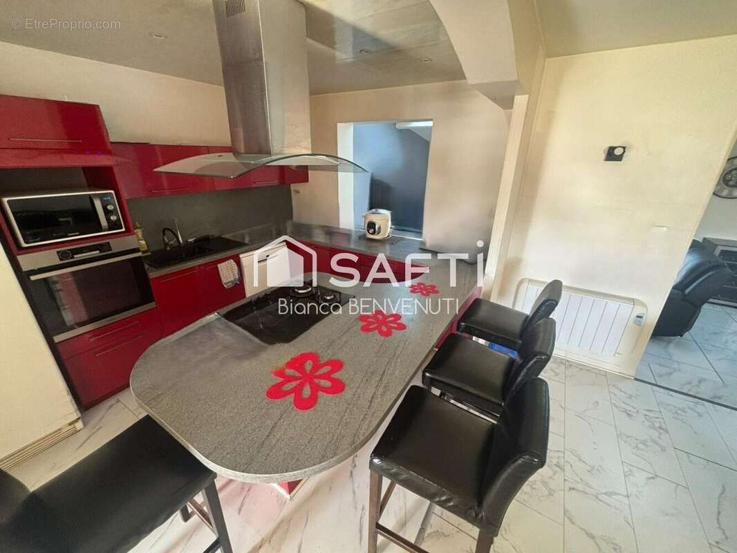 Maison 141 m² à Euville  - photo 3