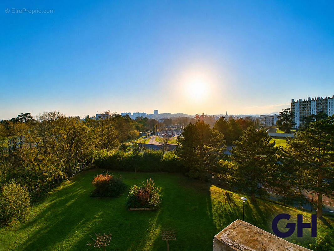 Appartement à CALUIRE-ET-CUIRE