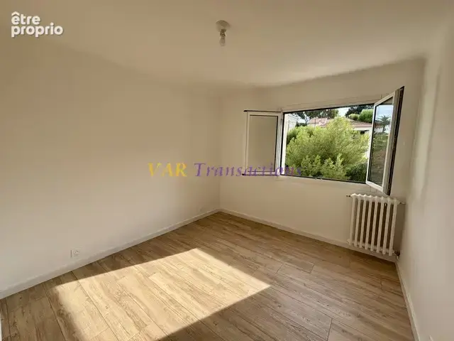 Pleine vue sur le port - Dernier étage - ascenseur- Immeuble et appartement Rénovation totale - - photo 12