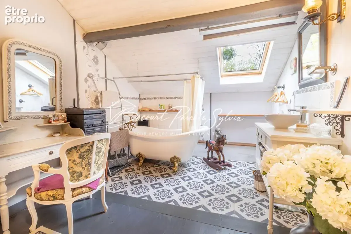 Investissement touristique idéal - Maison rénovée avec étang proche Puy du Fou - photo 15