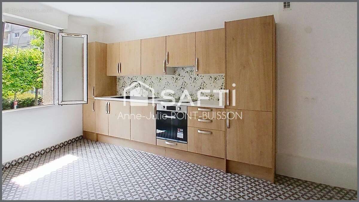 Photo 3 - Appartement à COURBEVOIE