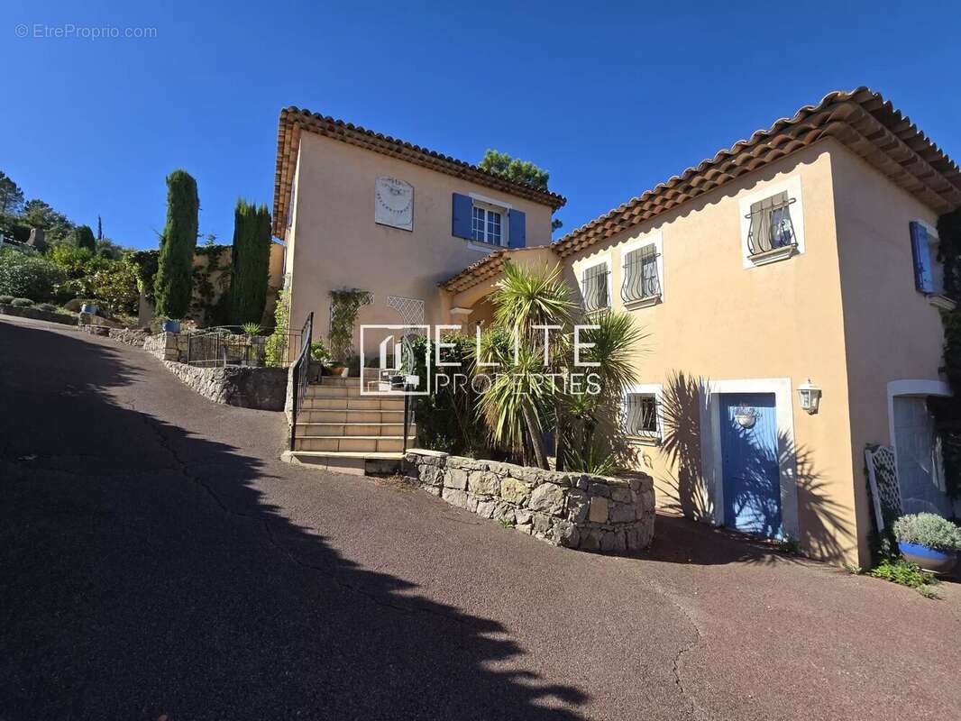 Maison à LES ADRETS-DE-L'ESTEREL