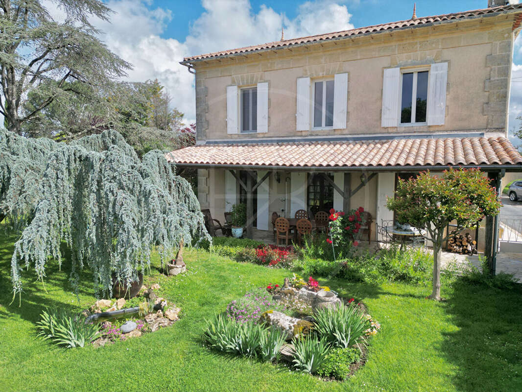 Maison à LAMOTHE-MONTRAVEL