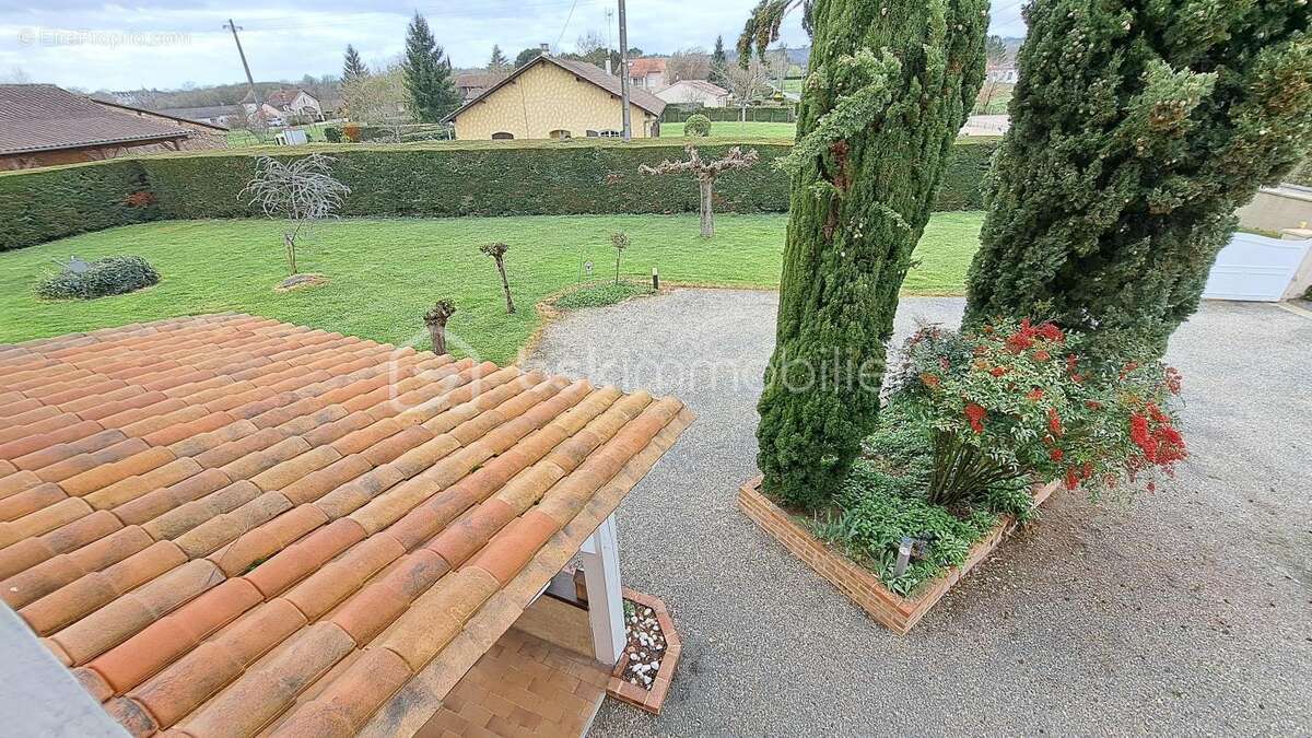 Maison à SAINT-ASTIER