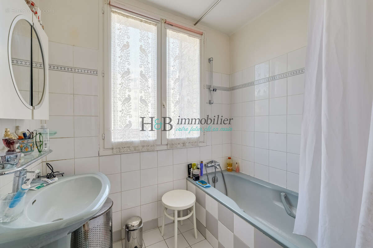 Appartement à PARIS-14E