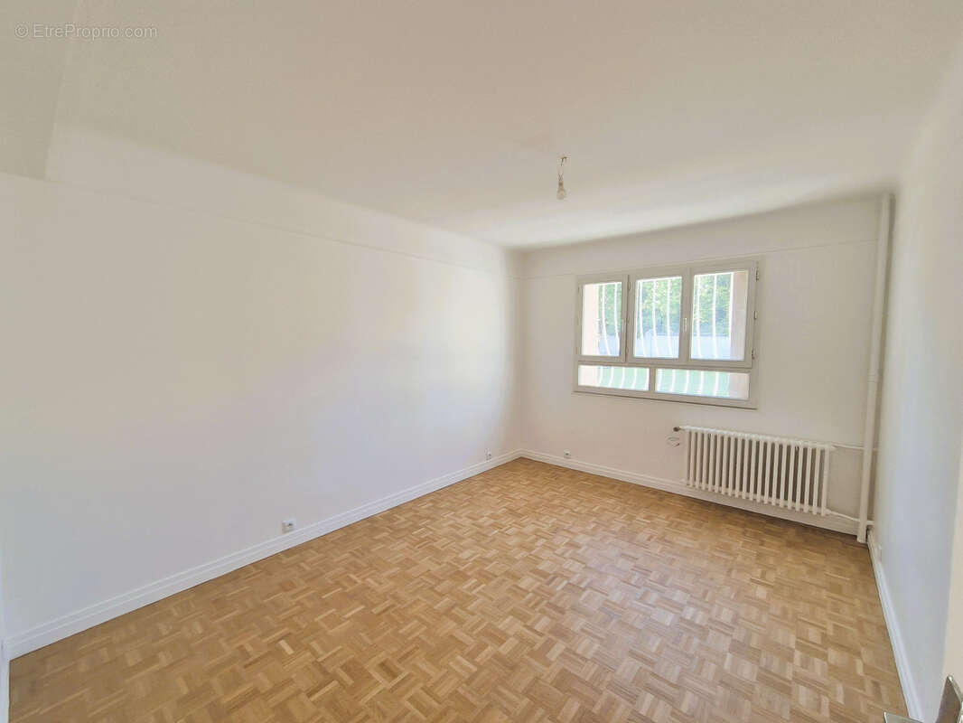 Appartement à NOGENT-SUR-MARNE