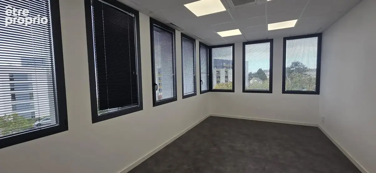 A VENDRE Bureaux 289m2 - Angers SUD - photo 2