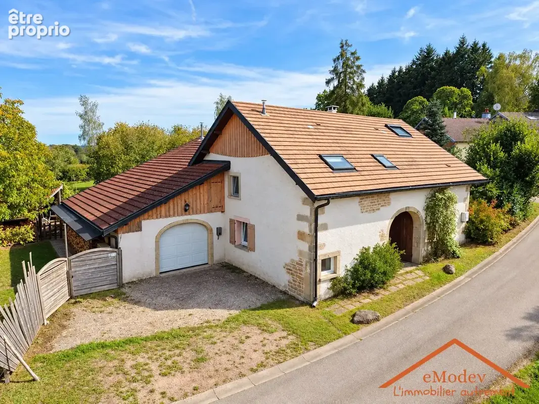 Photo Maison à Hadol au prix de 355 000€