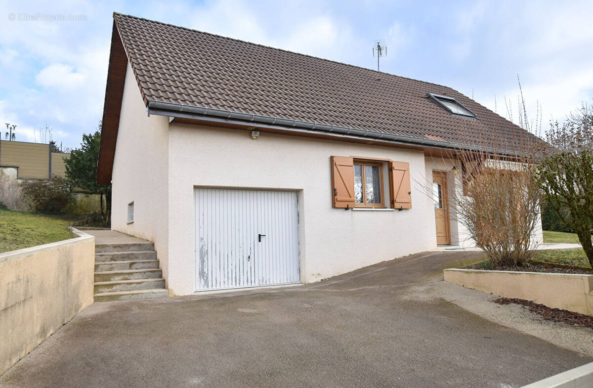 Maison à ECOLE-VALENTIN