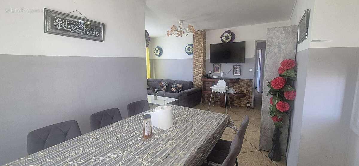 Appartement à MARSEILLE-3E