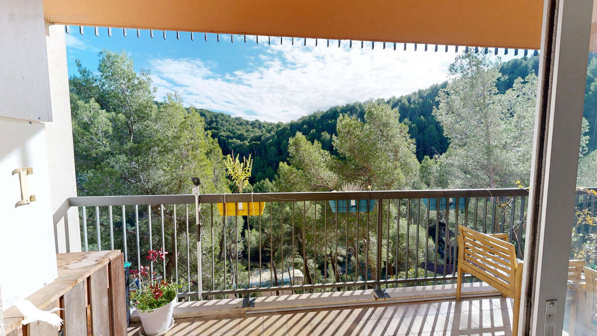 Appartement à MARSEILLE-9E