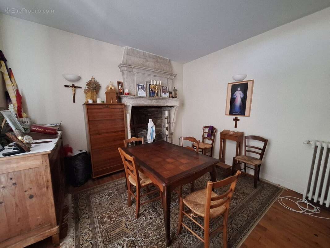 Maison à CHERVES-RICHEMONT