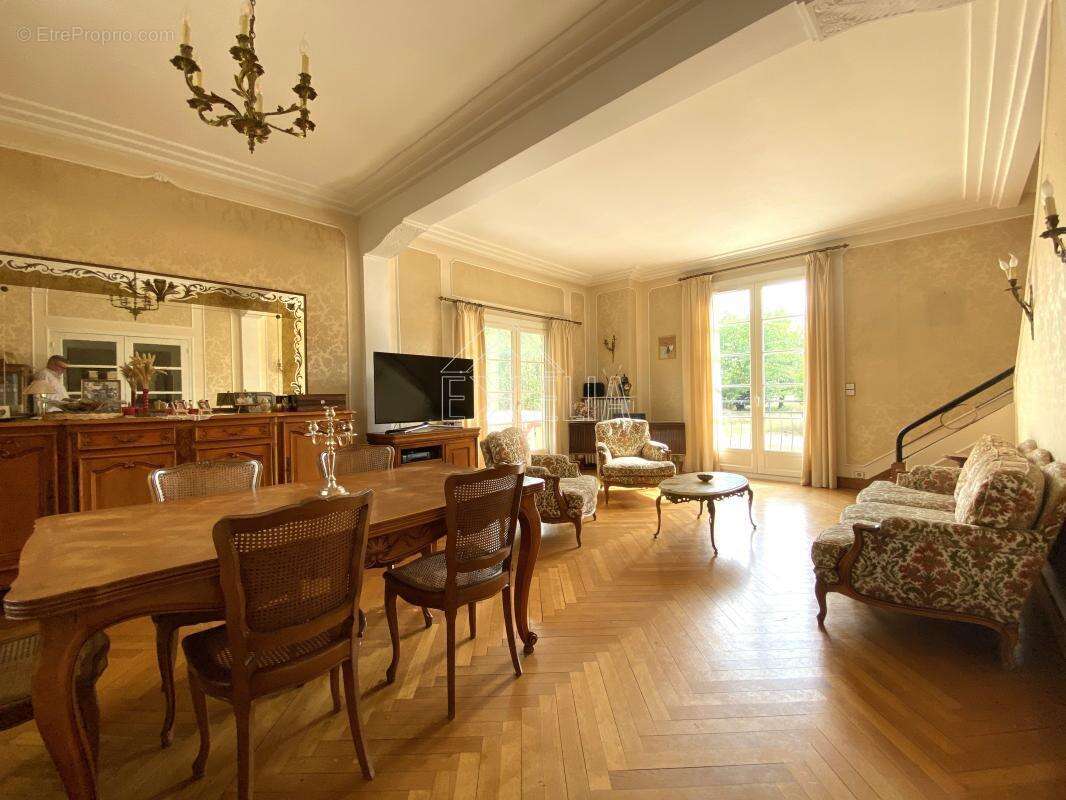 Maison à ROSNY-SUR-SEINE