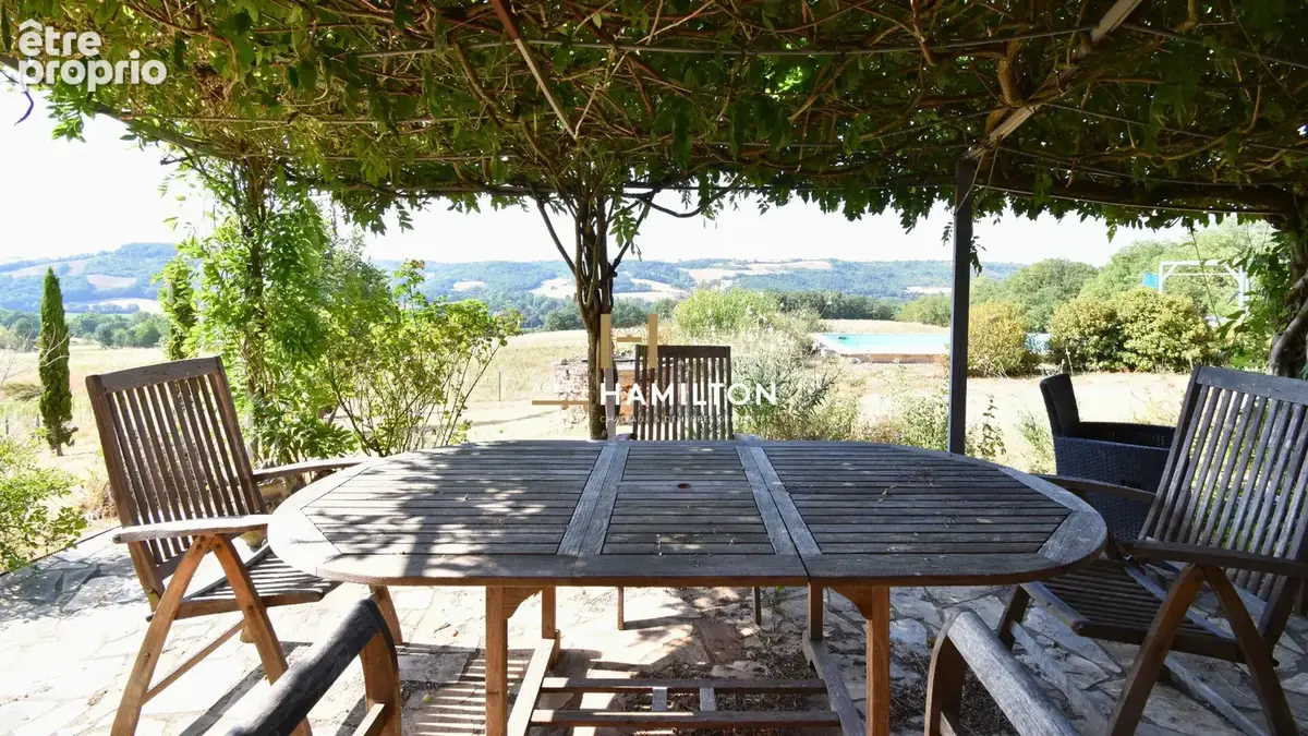 Fermette modernisée avec piscine et vue dégagée - photo 2