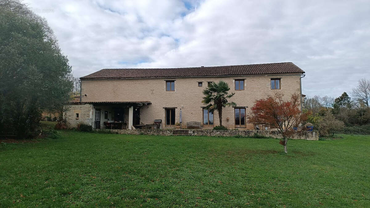 Maison à SAINT-CLAUD