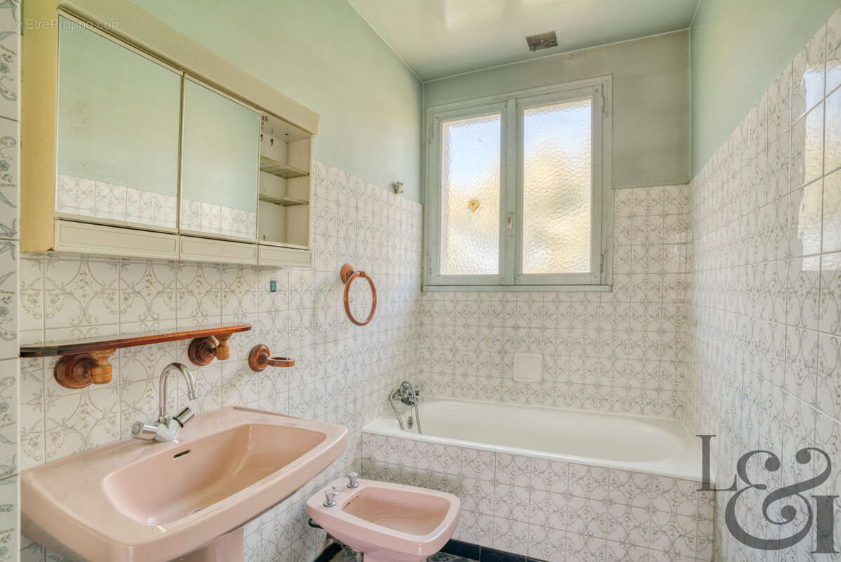 Maison traditionnelle des années 1970 à vendre à Villeneuve-sur-Lot - photo 12