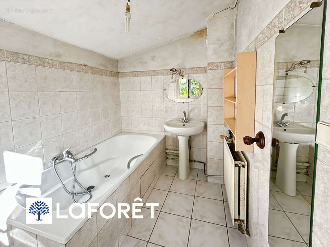 Maison à SAINTE-GENEVIEVE-DES-BOIS