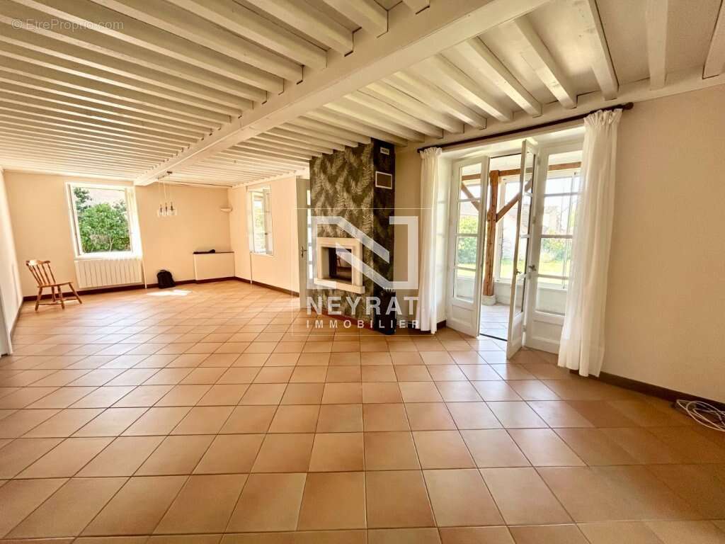 Maison de caractère en pierre avec grange, jardin arboré et vie de plain-pied au cœur d'un village bourguignon - photo 7
