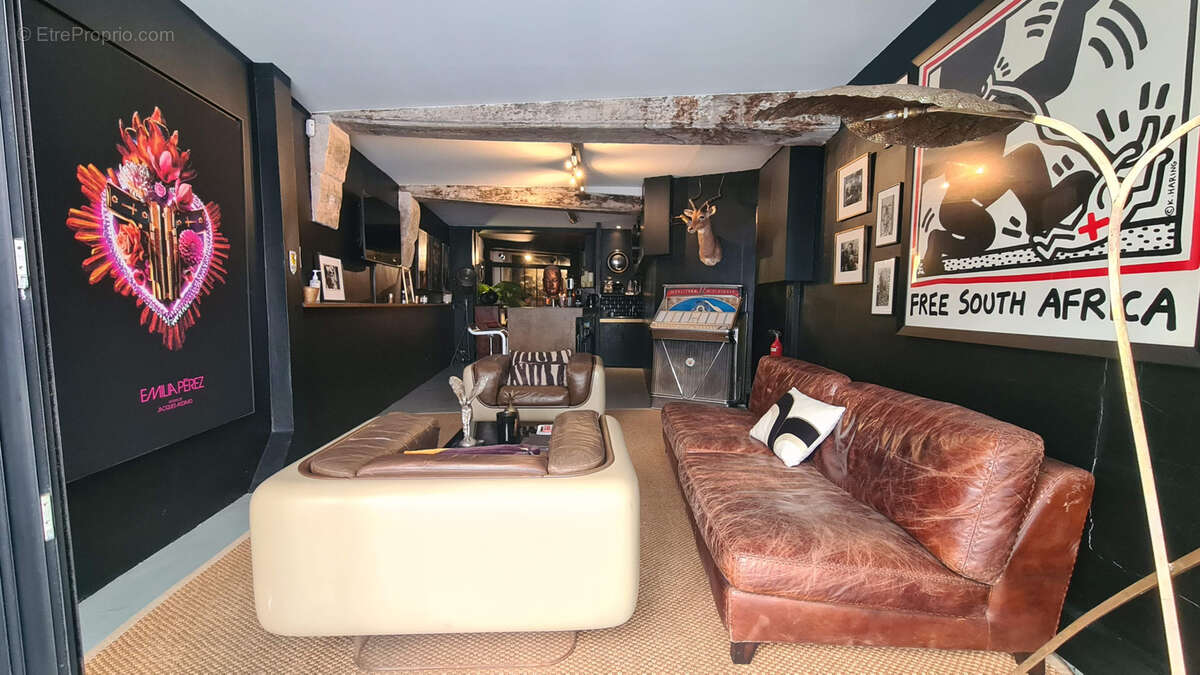 Commerce à PARIS-2E