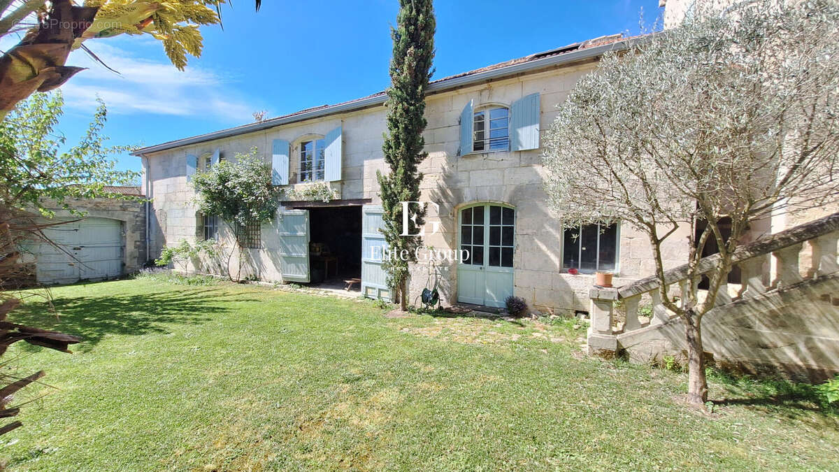 Maison à CHATEAUNEUF-SUR-CHARENTE