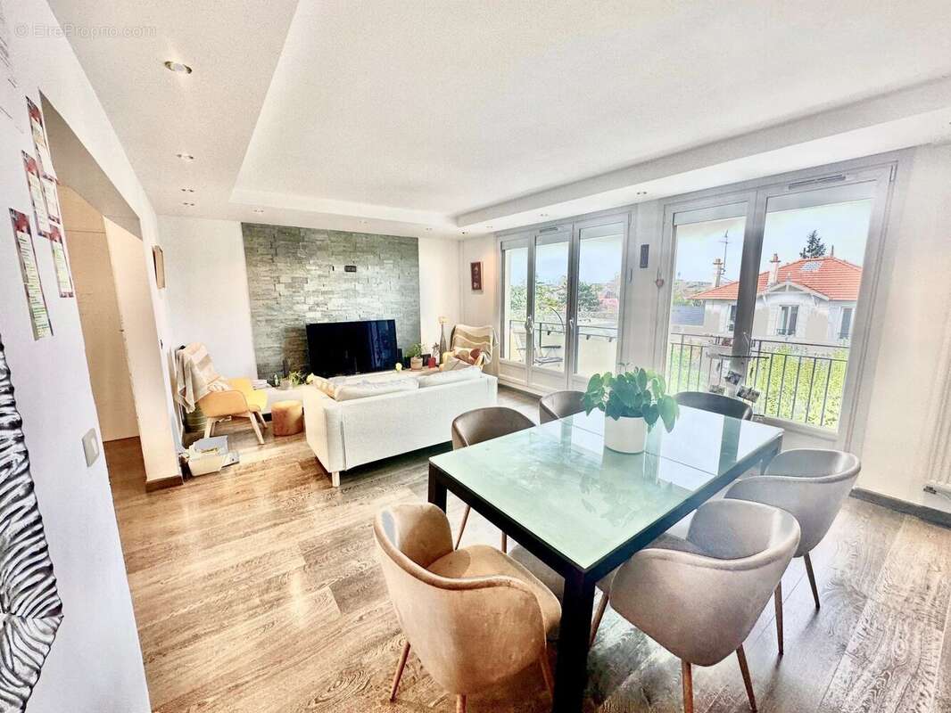 Appartement à SAINT-MAUR-DES-FOSSES