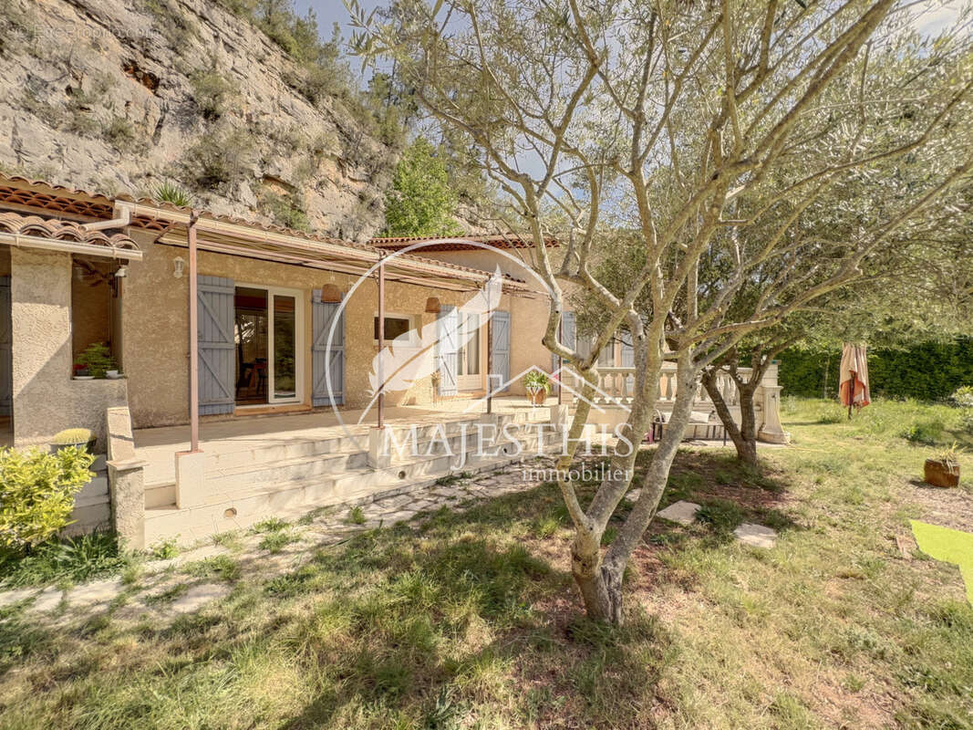 Maison à SOLLIES-TOUCAS