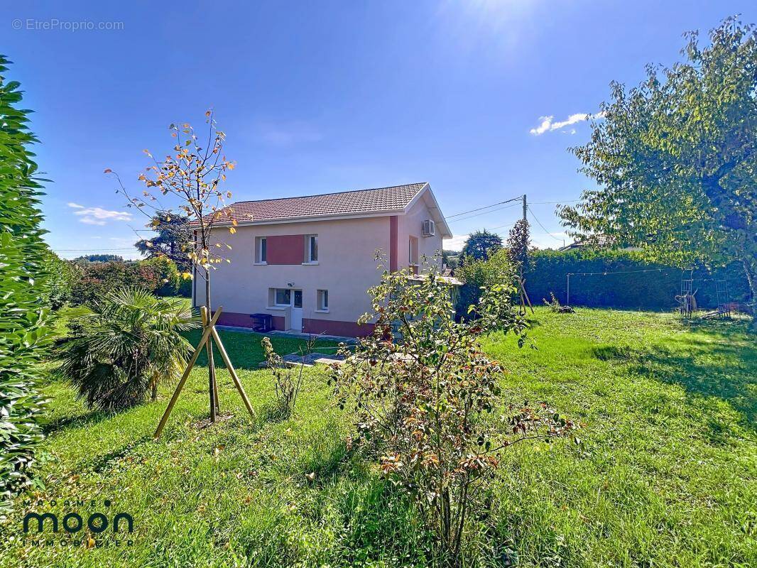 Maison à SAINT-GENIS-LAVAL