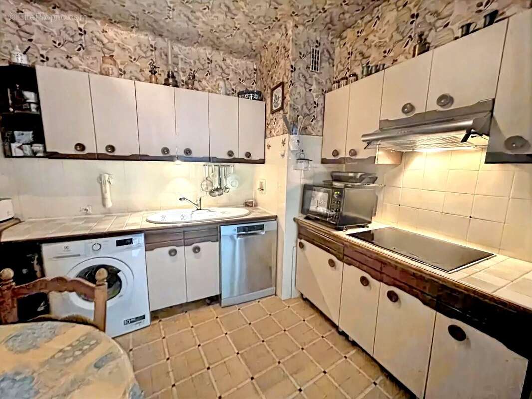 Appartement à MARSEILLE-6E