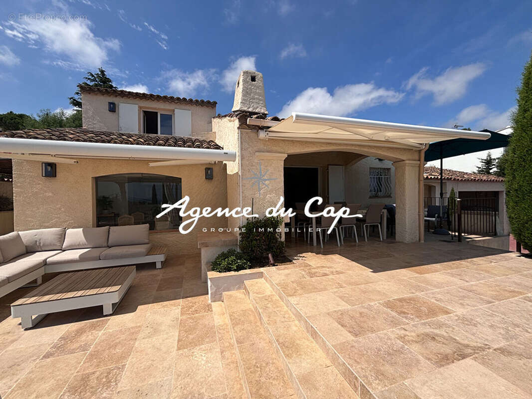 Maison à LES ISSAMBRES