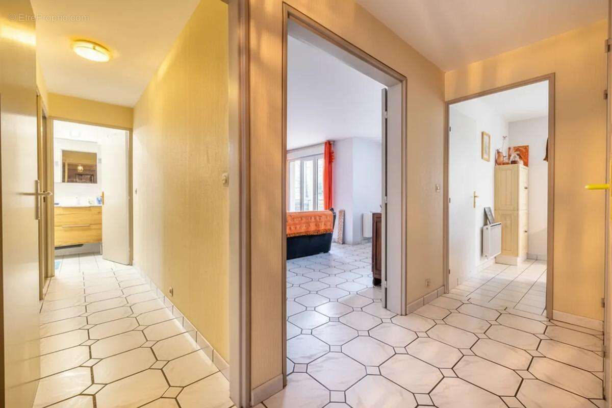 Appartement à CHILLY-MAZARIN