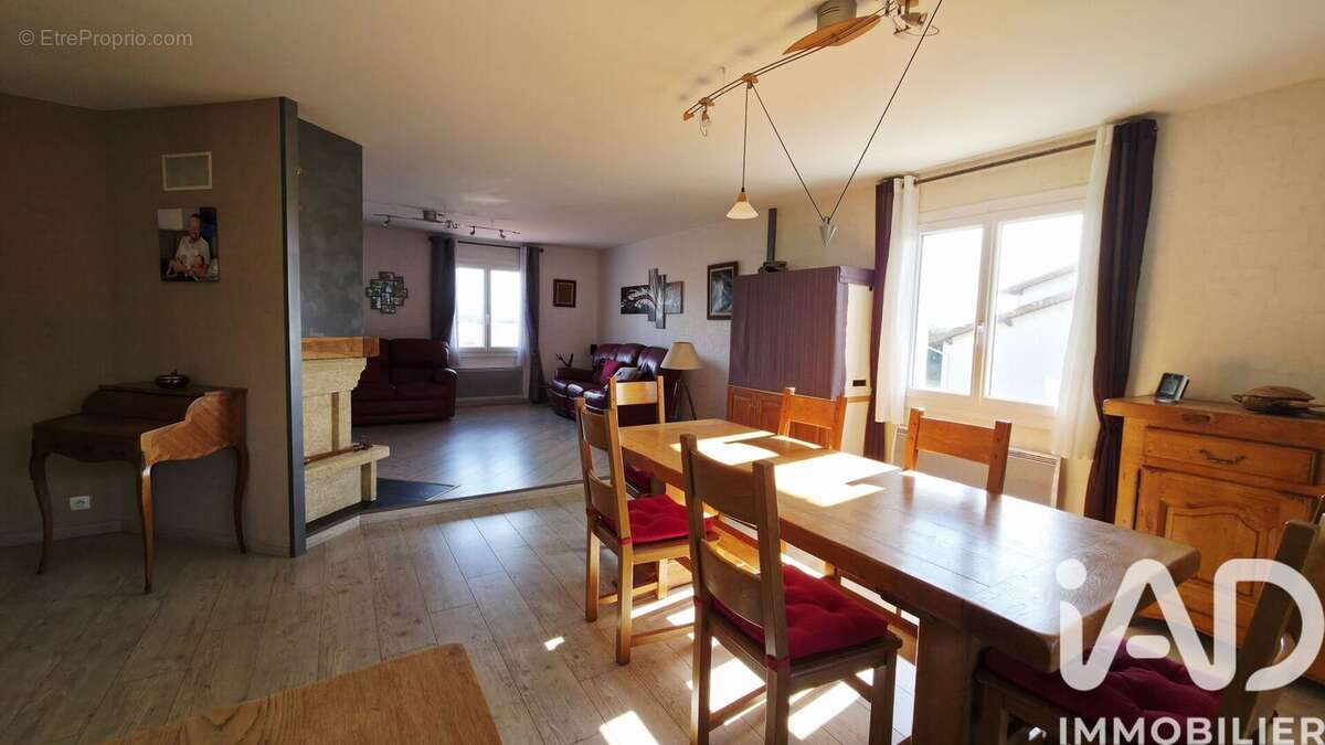 Maison 150 m² à Veauchette  - photo 6