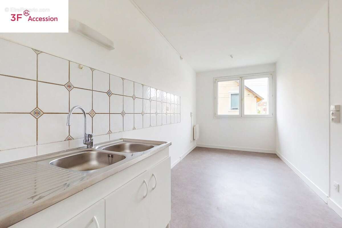 Appartement à PARAY-VIEILLE-POSTE