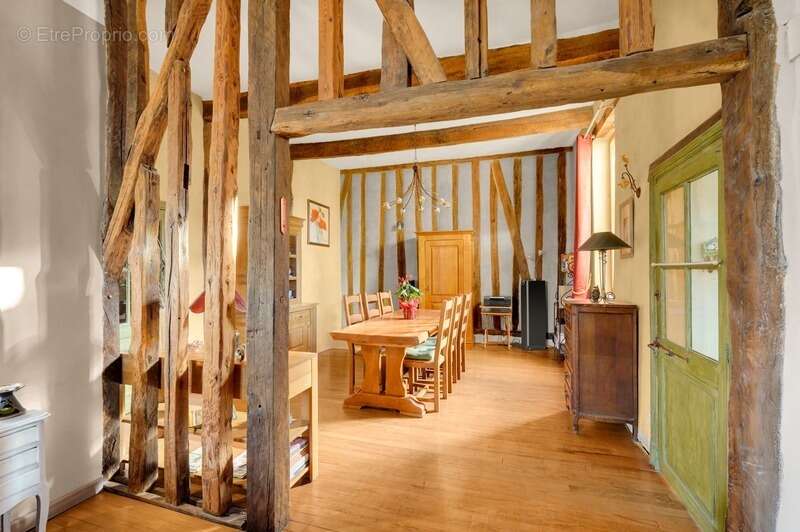 Commerce à L&#039;ISLE-EN-DODON